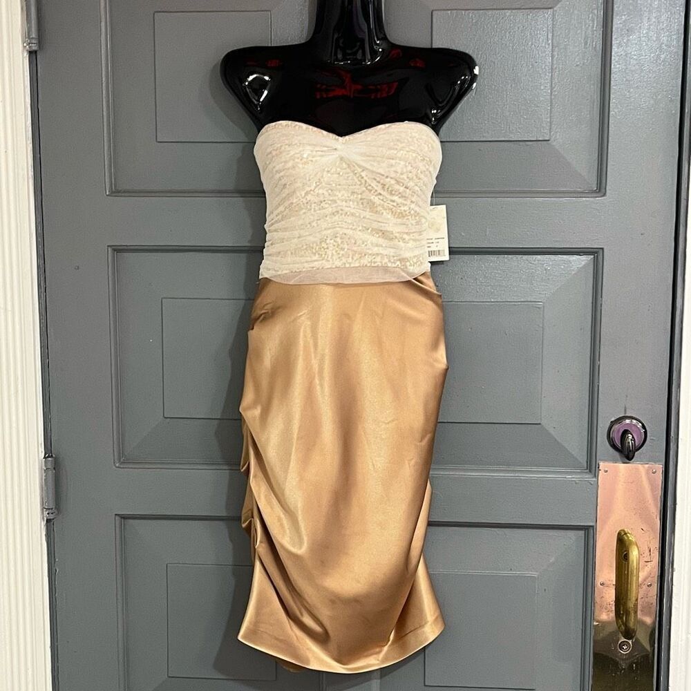 Hailey Adrianna Papell Gold Woman’s Strapless 70’s Style Dead-stock Strapless Co